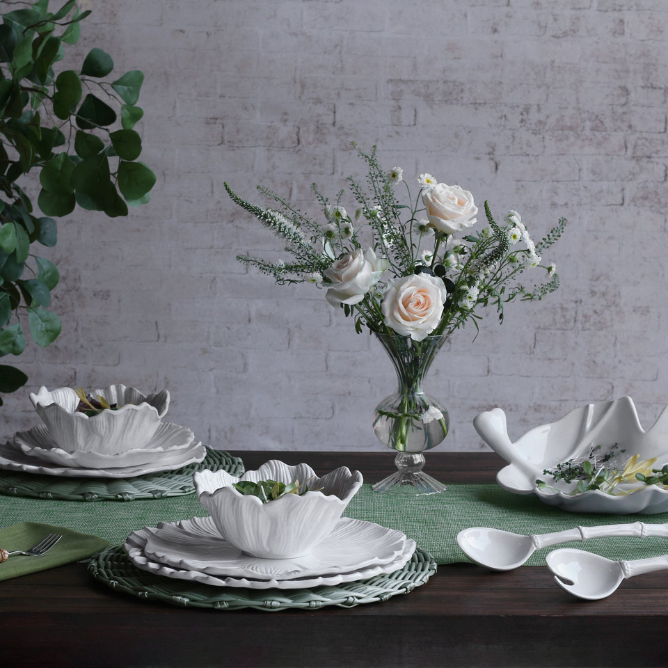 Vida White Lettuce Dinner Plate Set of 4 - Plate Detail | Bone & Brass