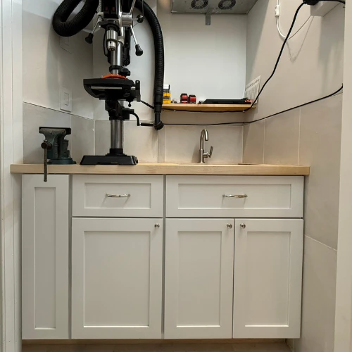 Ramy F's shaker cabinet doors in Sherwin-Williams Pure White SW 7005