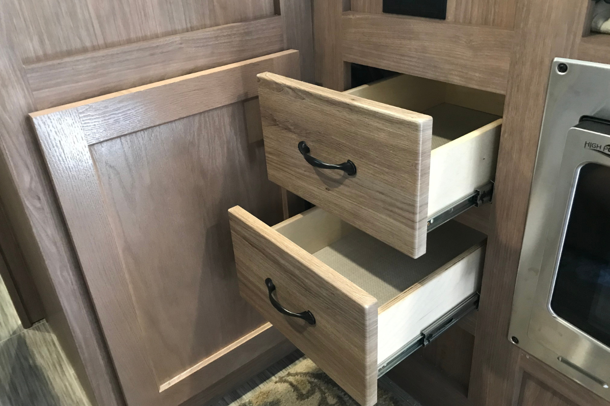 Customer kitchen featuring dovetail drawer boxes