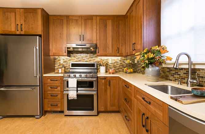 Natural finish kitchen with cherry shaker doors