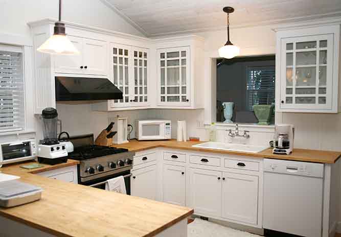 white-kitchen-with-french-lite-shaker-doors.jpg