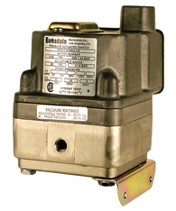 Barksdale Series DPD1T Diaphragm Differential Pressure Switch, Housed, Single Setpoint, 0.03 to 3 PSI, DPD1T-B3SS