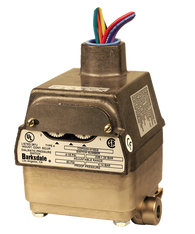 Barksdale Series CDPD2H Calibrated Differential Pressure Switch, Housed, Dual Setpoint, 0.5 to 80 PSI, CDPD2H-M80SS-W240