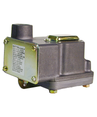 Barksdale Series D1T Diaphragm Pressure Switch, Housed, Single Setpoint, 0.03 to 3 PSI, D1T-B3SS-P2