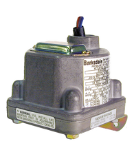 Barksdale Series D3H Diaphragm Pressure Switch, Housed, Triple Setpoint, 0.4 to 18 PSI, D3H-AA18SS-P2