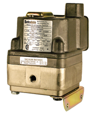 Barksdale Series DPD1T Diaphragm Differential Pressure Switch, Housed, Single Setpoint, 0.03 to 3 PSI, DPD1T-A3SS-CS