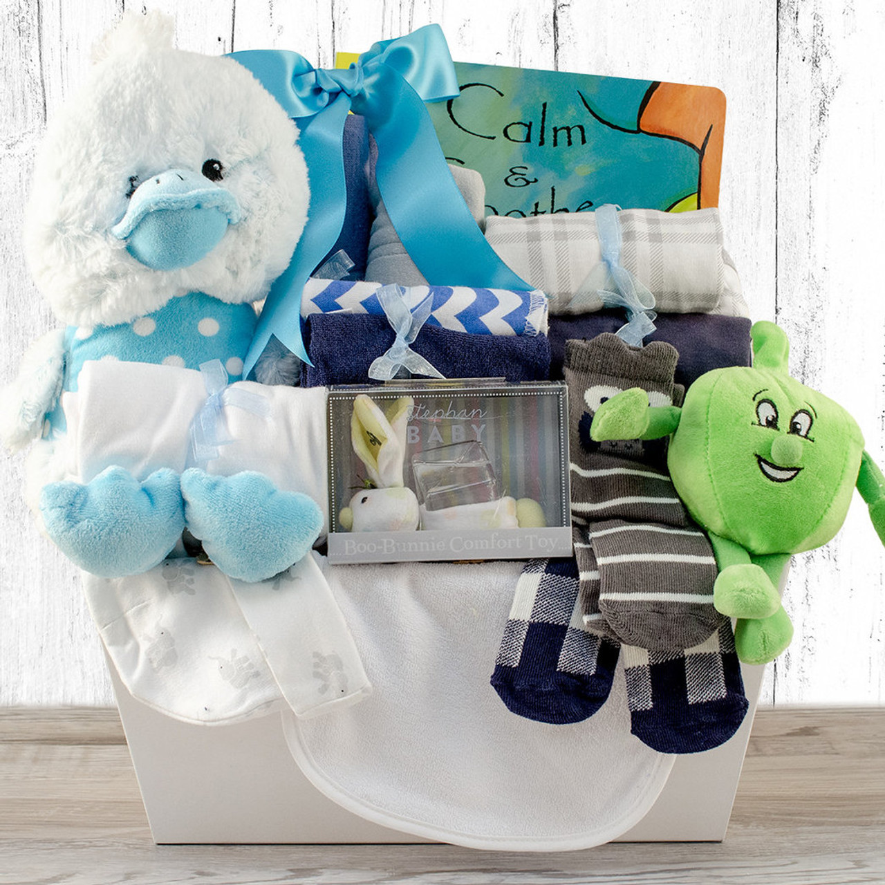 Baby shower gift basket for boy!  Baby shower gift basket, Baby