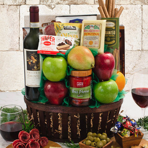 Festa Italiana: Chianti & Fruit Gift Basket