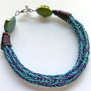 twocolorknitbracelet-project.jpg