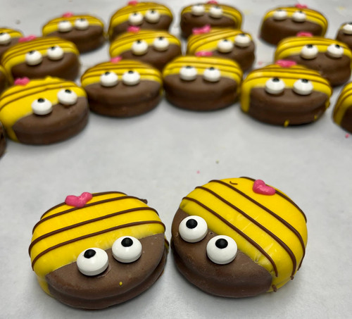 Bee Mine milk chocolate Double Stuff Valentine Oreo gift box