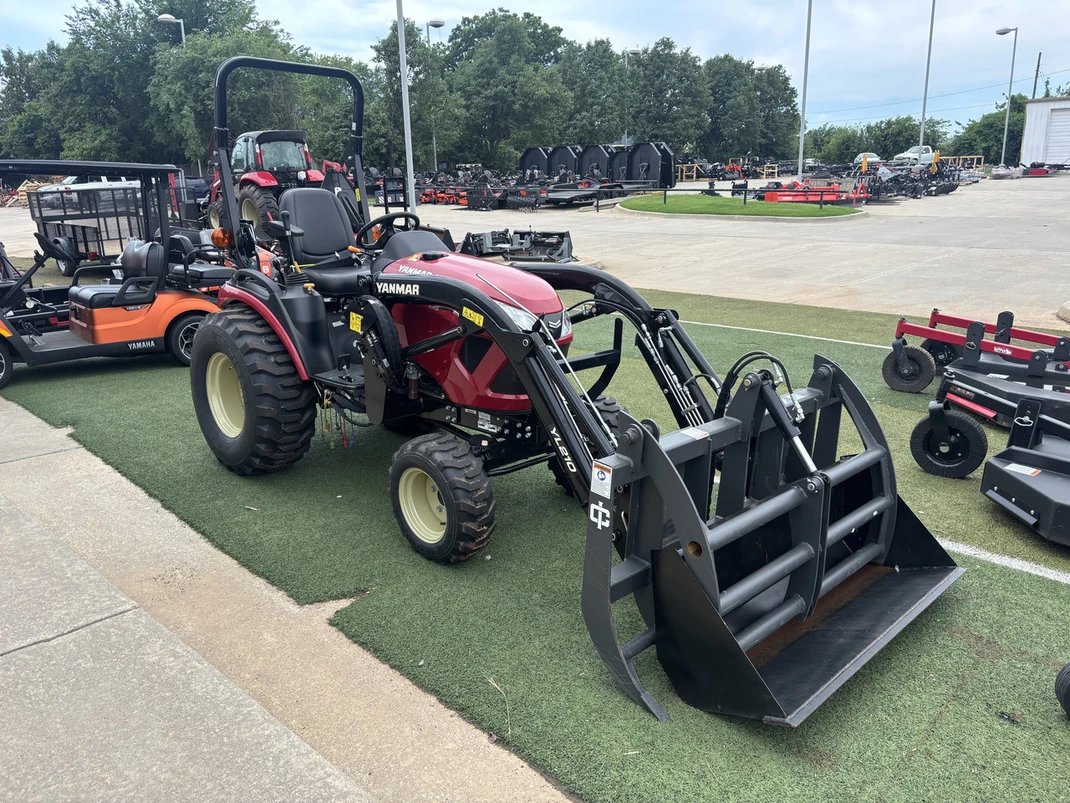 Low Hour Yanmar SA425 w/ Grapple