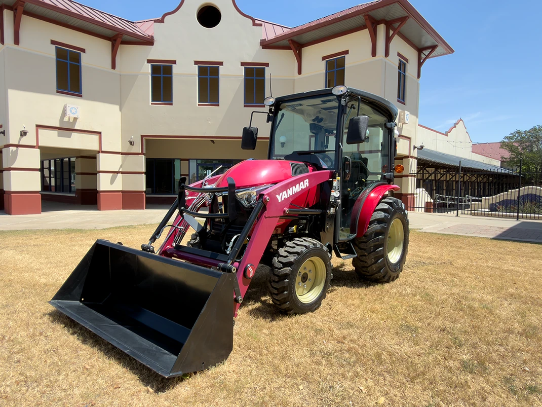 Pre-Owned YT235 CABBED TRACTOR