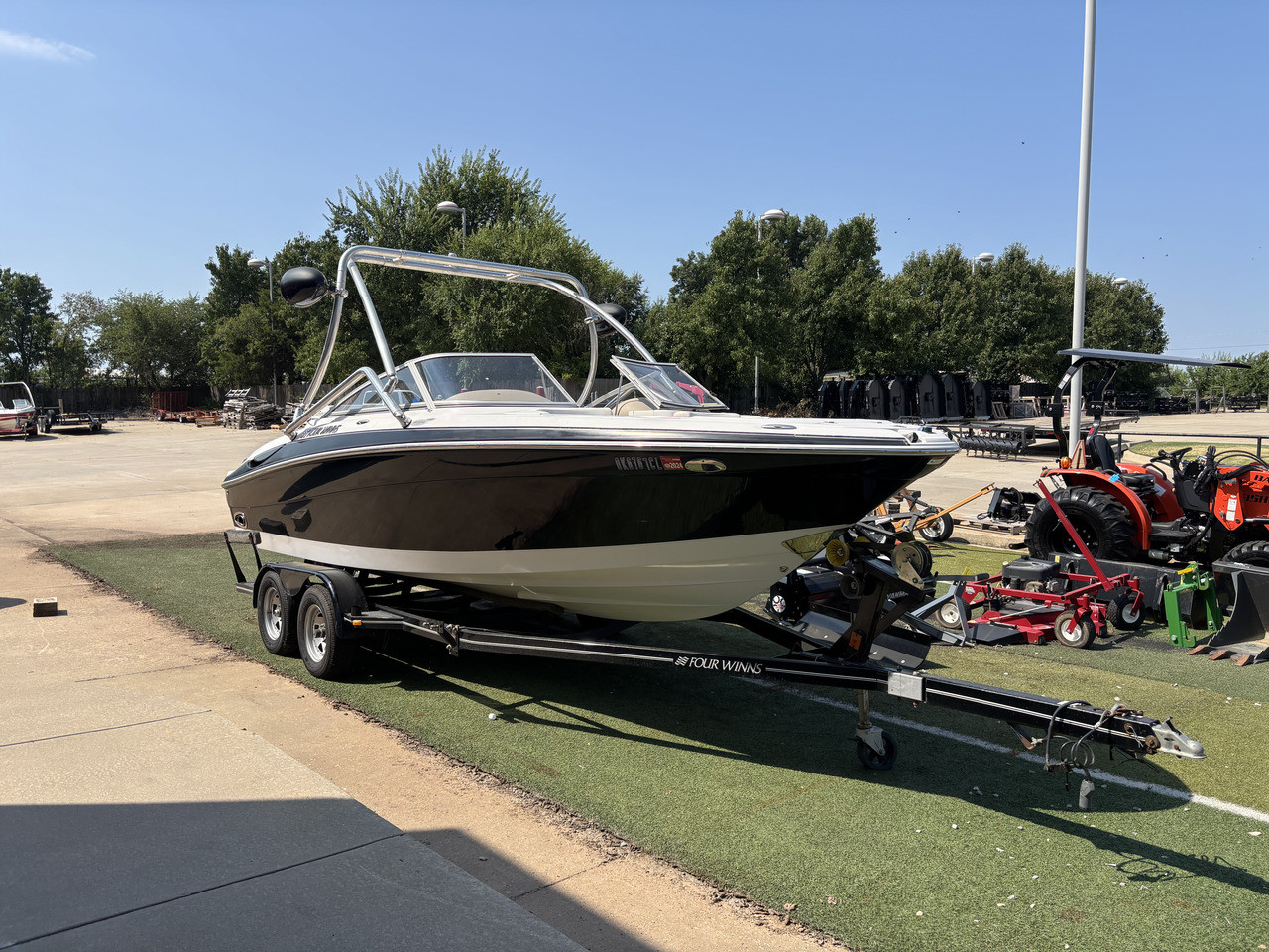 2005 Four Winds 210 Horizon boat with New 350HP Engine!