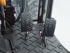 Yanmar YT235 Hydrostatic pedals