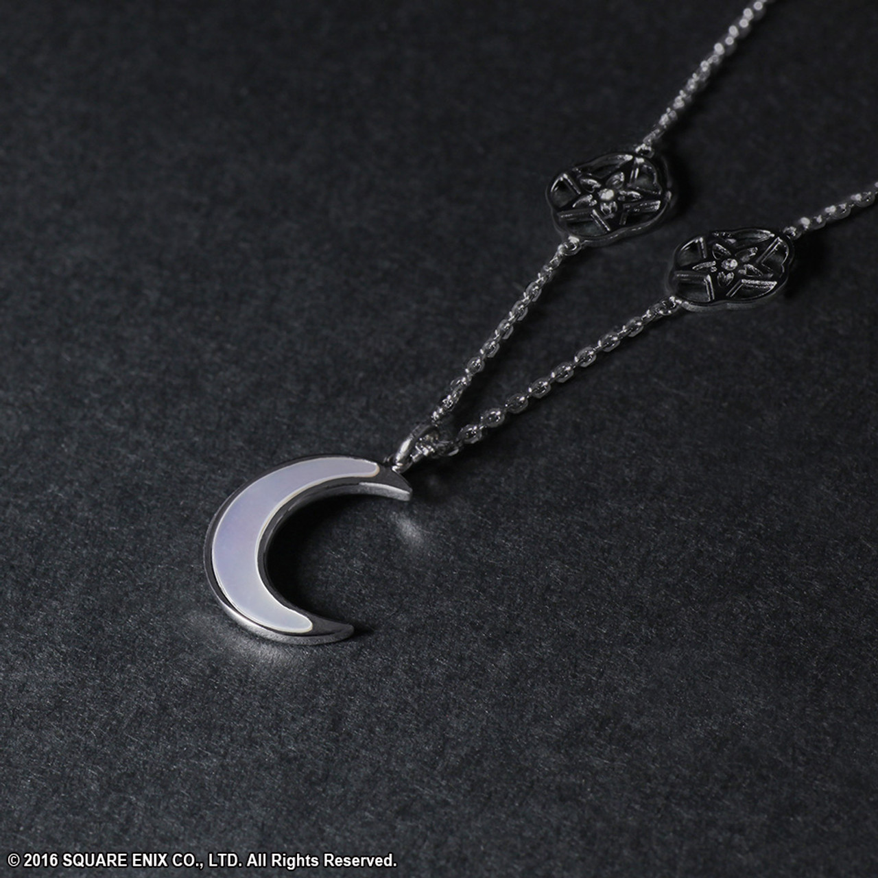 FINAL FANTASY XV: SILVER PENDANT - LUNAFREYA NOX FLEURET | SQUARE