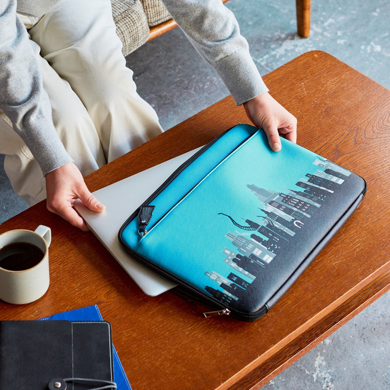 ファイナルファンタジーXIV　ノートPCケース　＜アーモロート＞ FINAL FANTASY XIV LAPTOP CASE - AMAUROT | SQUARE ENIX Store