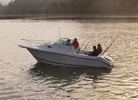 V-Hull Walk Around Cuddy