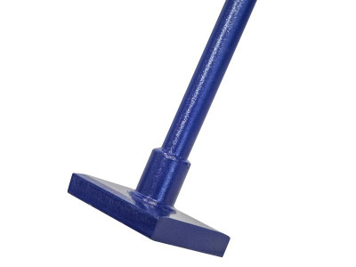 Faithfull Earth Rammer With Metal Shaft 4.5kg (10lb) - This Faithfull Earth Rammer has a 125mm&sup2; (5in&sup2;) square head and is attached to a tubular steel handle with a soft grip sleeve