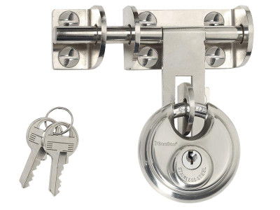 Master Lock Hasp 116mm + Discus Padlock 60mm - This Master Lock Padlock and Hasp Set acts as a great deterrent to theft, and opportunist thieves