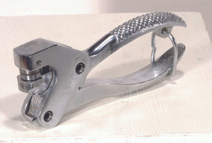 C.H. Hanson 27905A Sealing Press with one die engraved