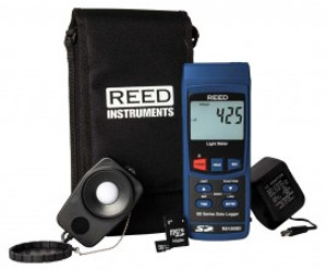 REED Instruments R8100SD-KIT DATA LOGGING LIGHT METER WITH POWER ADAPTER AND SD CARD