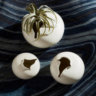 Tambora Vase in Off White Glaze (208-11404)