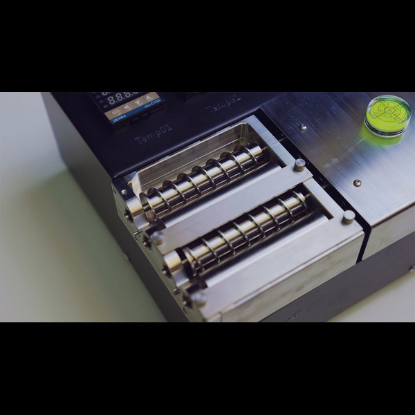 Dual Stainless Steel Reservoirs