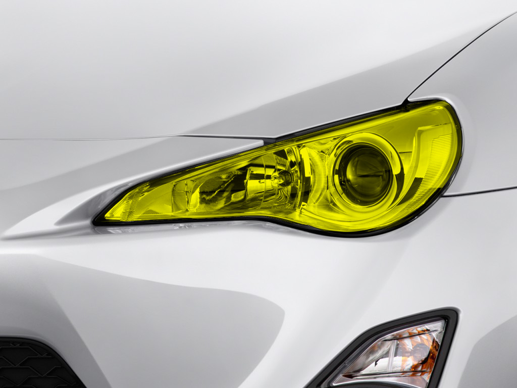 brz-headlight-yellow-tint.jpg