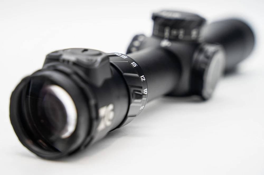 Zero Compromise Optic ZC420H 4-20x50 Hunter