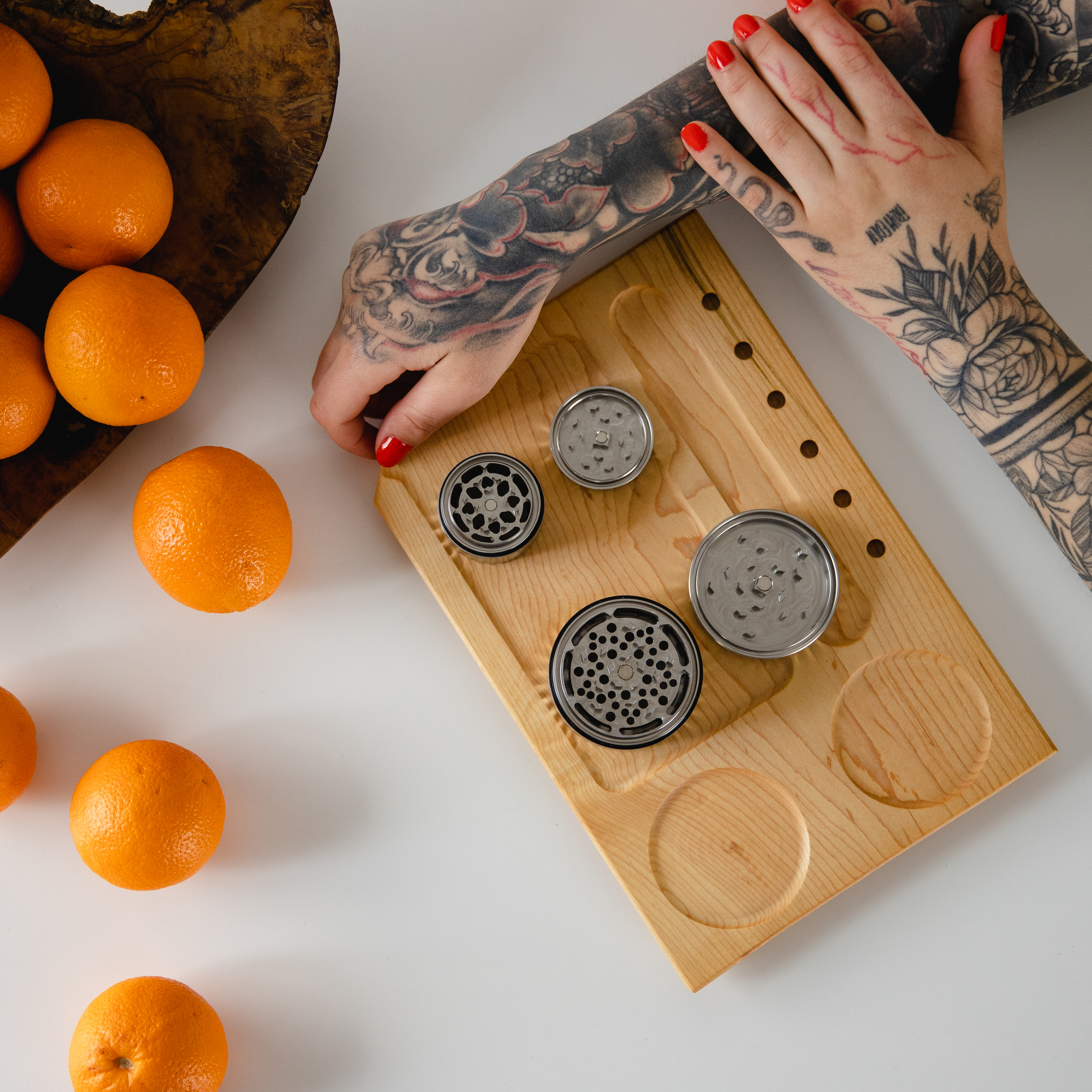 3 Piece vs 4 Piece Herb Grinders - Which is Better for You?