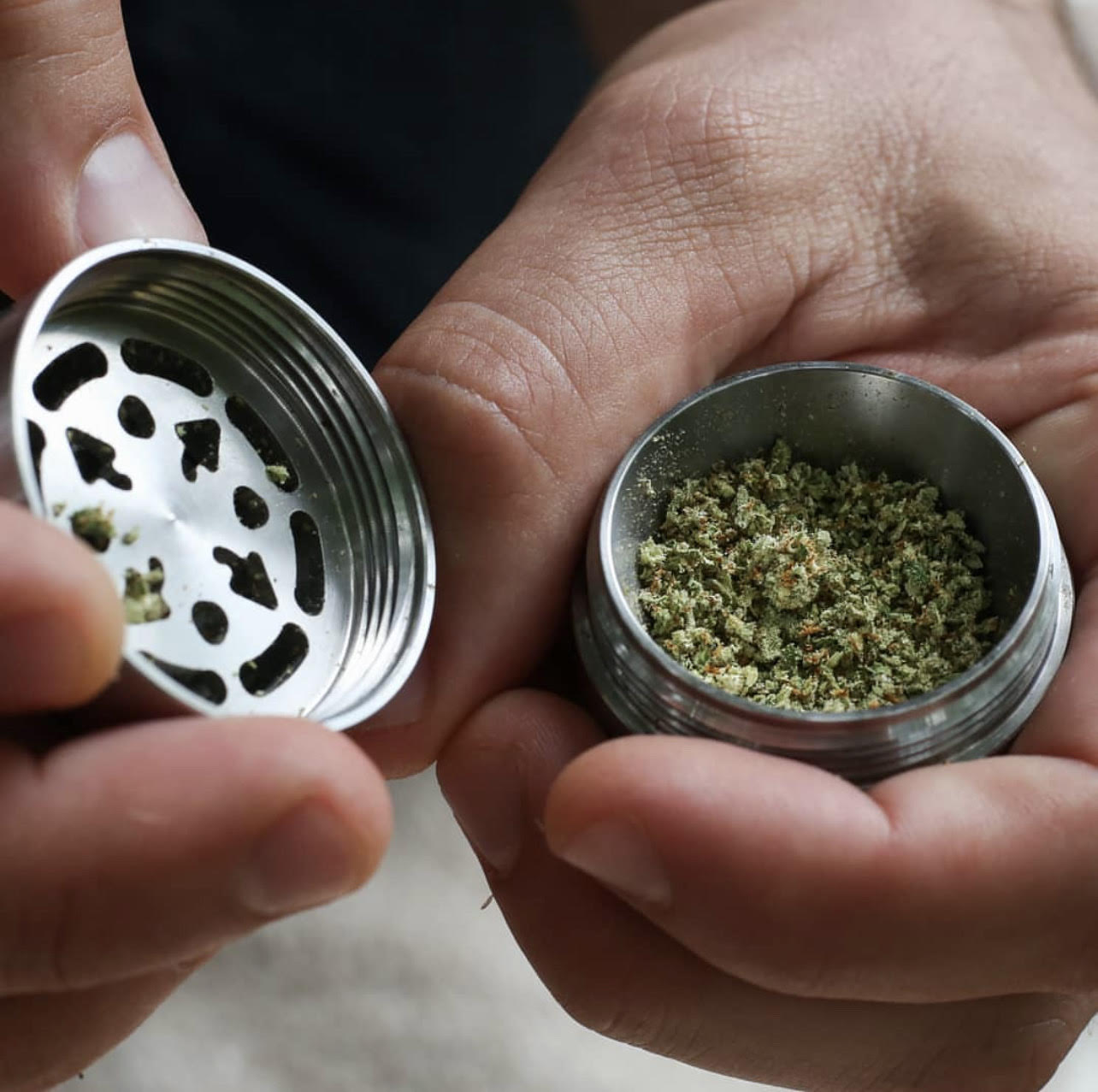 How to Clean an Herb Grinder - Easy Step-by-Step Guide