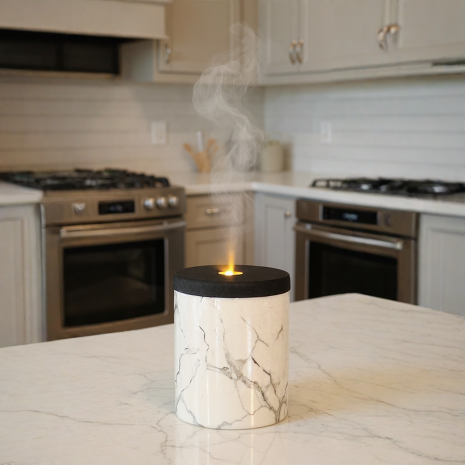 Candyl Classic Diffuser is a sleek, ultrasonic essential oil diffuser with soft LED lighting, mist modes, and timeless design—perfect for home or office aromatherapy.
