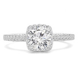 Round Diamond Vintage Halo Engagement Ring in White Gold Round Diamond Vintage Halo Engagement Ring in White Gold