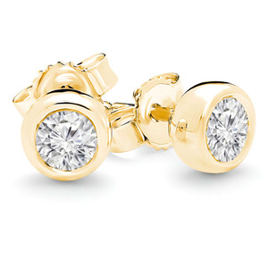 Round Diamond Bezel Set Stud Earrings in Yellow Gold (MD240309)