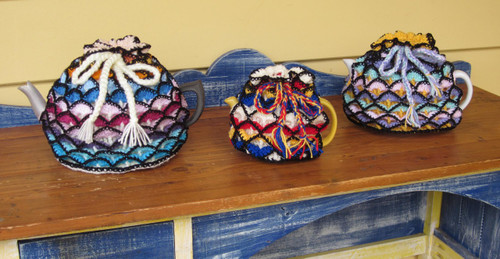 CMPATC075 Frills on Lattice Tea Cosy (suit 2, 4 and 6 cup teapots)
