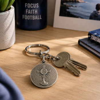 Saint Carlo Acutis keyring, Carlo Acutis keyring, St Carlo Acutis keyring, Carlo Acutis gift, Saint Carlo Acutis gift Australia, Catholic keyring, Catholic keychain, Confirmation gift boy, Confirmation gift teenager, Catholic gifts for teens, Catholic gifts for boys, First Holy Communion gift, Catholic saint keyring, Carlo Acutis medal, patron saint of the internet gift