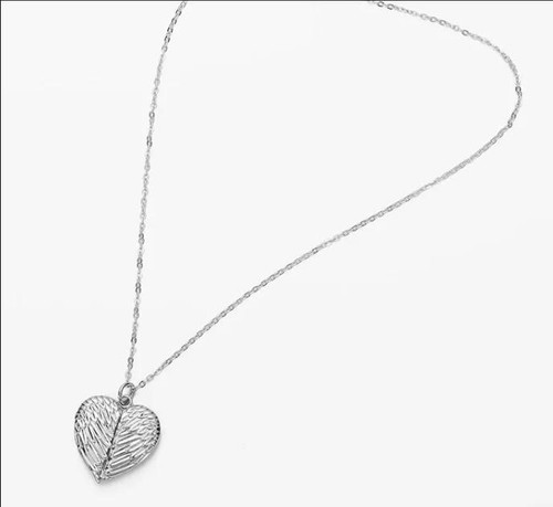  Angel Wing Photo Locket - Gift of Remembrance 