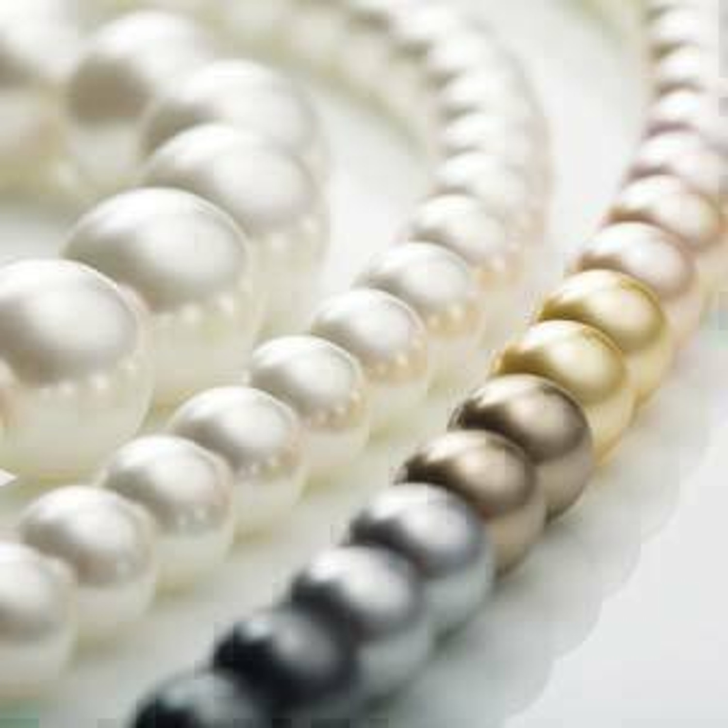 Preciosa Maxima 4mm Round PEARLESCENT WHITE Pearls | Eureka