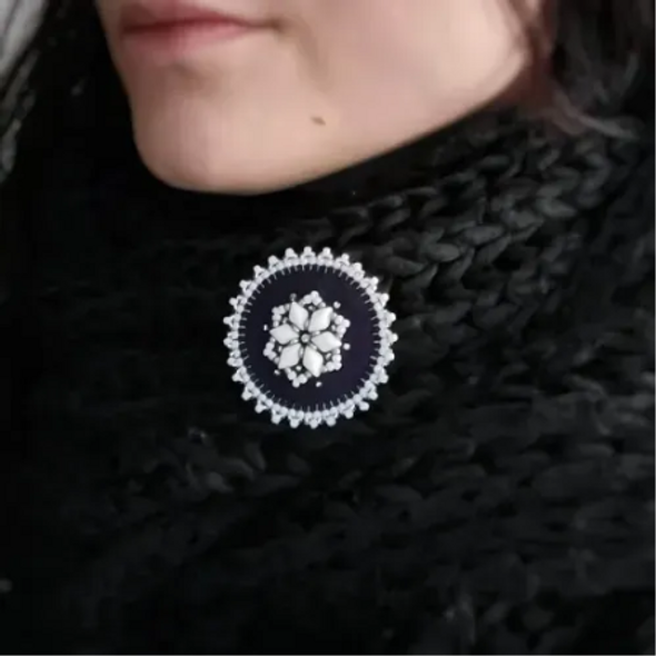 Snow Queen Brooch - Free Beading Project
