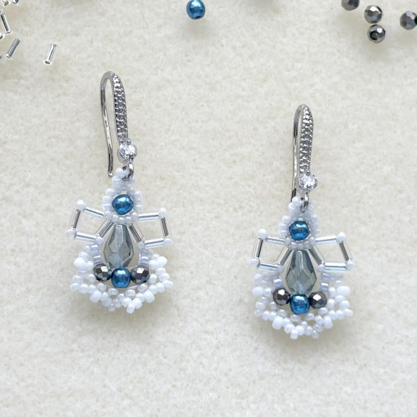Snow Angel Earrings Tutorial by Juliet Erskine of Jules&Rose