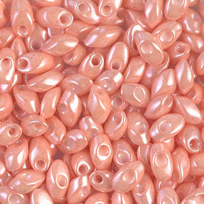 ★miyuki_heart_00★2026.6月27日　商品番号99 Miyuki Long Magatama 4x7mm OPAQUE SALMON