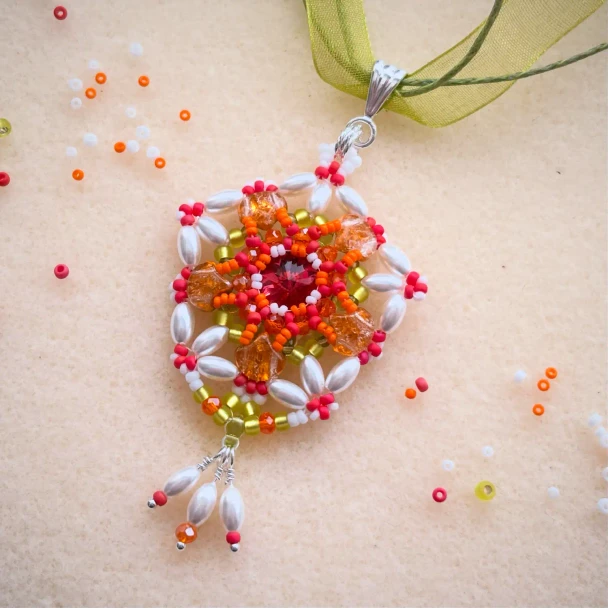 Sweet Summer Pendant Beading Tutorial by Jules & Rose