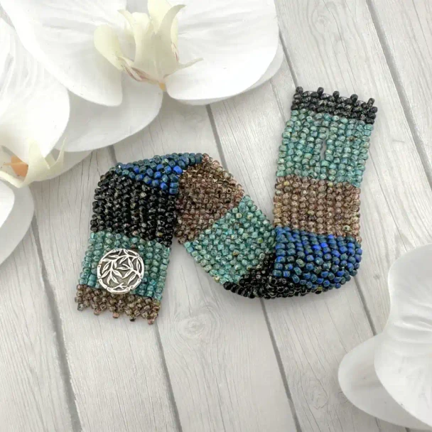 Herringbone Bracelet with Button Hole Closure Beading DIY Tutorial