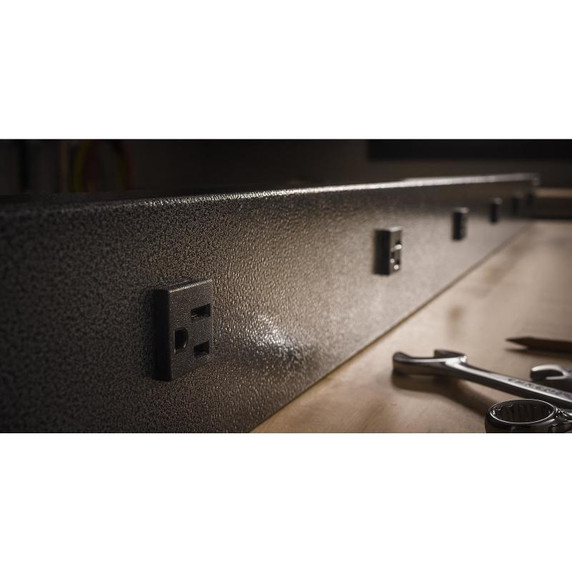 Gladiator® 6' (182.9 cm) Wide 9-Outlet Workbench Powerstrip GAAC68PSDG