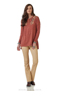 THE EDITH HAS EVERYTHING.
We don’t like to play favorites, but this would definitely be on the short list. The chic silhouette is a flattering relaxed fit with drop shoulders and that hi-low hem everyone loves (because it covers your booty!). The color is a gorgeous heathered rust hue (sorrel) that’s beautiful for every season, and it’s embellished with not only gorgeous floral embroidery but also tiny beaded trim. It’s definitely going to be a fall favorite, perfect to rock with your “butter booty” Bandit Pants or your fave pair of jeans. THE EDITH HAS EVERYTHING.
We don’t like to play favorites, but this would definitely be on the short list. The chic silhouette is a flattering relaxed fit with drop shoulders and that hi-low hem everyone loves (because it covers your booty!). The color is a gorgeous heathered rust hue (sorrel) that’s beautiful for every season, and it’s embellished with not only gorgeous floral embroidery but also tiny beaded trim. It’s definitely going to be a fall favorite, perfect to rock with your “butter booty” Bandit Pants or your fave pair of jeans.