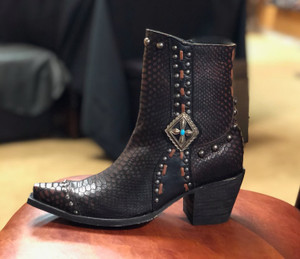 Trendy & Chic with a western touch - Snake Skin Embossed leather with nail heads & concho detailing, makes it a daring piece to own!
Shop affordable and best price Old Gringo Stylish and Trendy Boots at Pilot Point Feed Store. Popular and Fashion styles found at our store. Trendy & Chic with a western touch - Snake Skin Embossed leather with nail heads & concho detailing, makes it a daring piece to own!
Shop affordable and best price Old Gringo Stylish and Trendy Boots at Pilot Point Feed Store. Popular and Fashion styles found at our store.