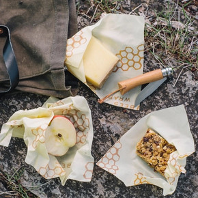 1 x Small Bee's Wrap (7"x 8") Beeswax Wrap, 1 x Medium Wrap (10" x 11"), 1 x Large Wrap (13" x 14") in Honeycomb print 1 x Small Bee's Wrap (7"x 8") Beeswax Wrap, 1 x Medium Wrap (10" x 11"), 1 x Large Wrap (13" x 14") in Honeycomb print