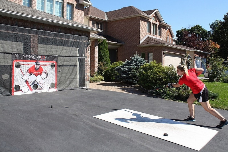 The SportScreen Remote Controlled Rollup LACROSSE Shooting Tarp from xHockeyProducts.com USA