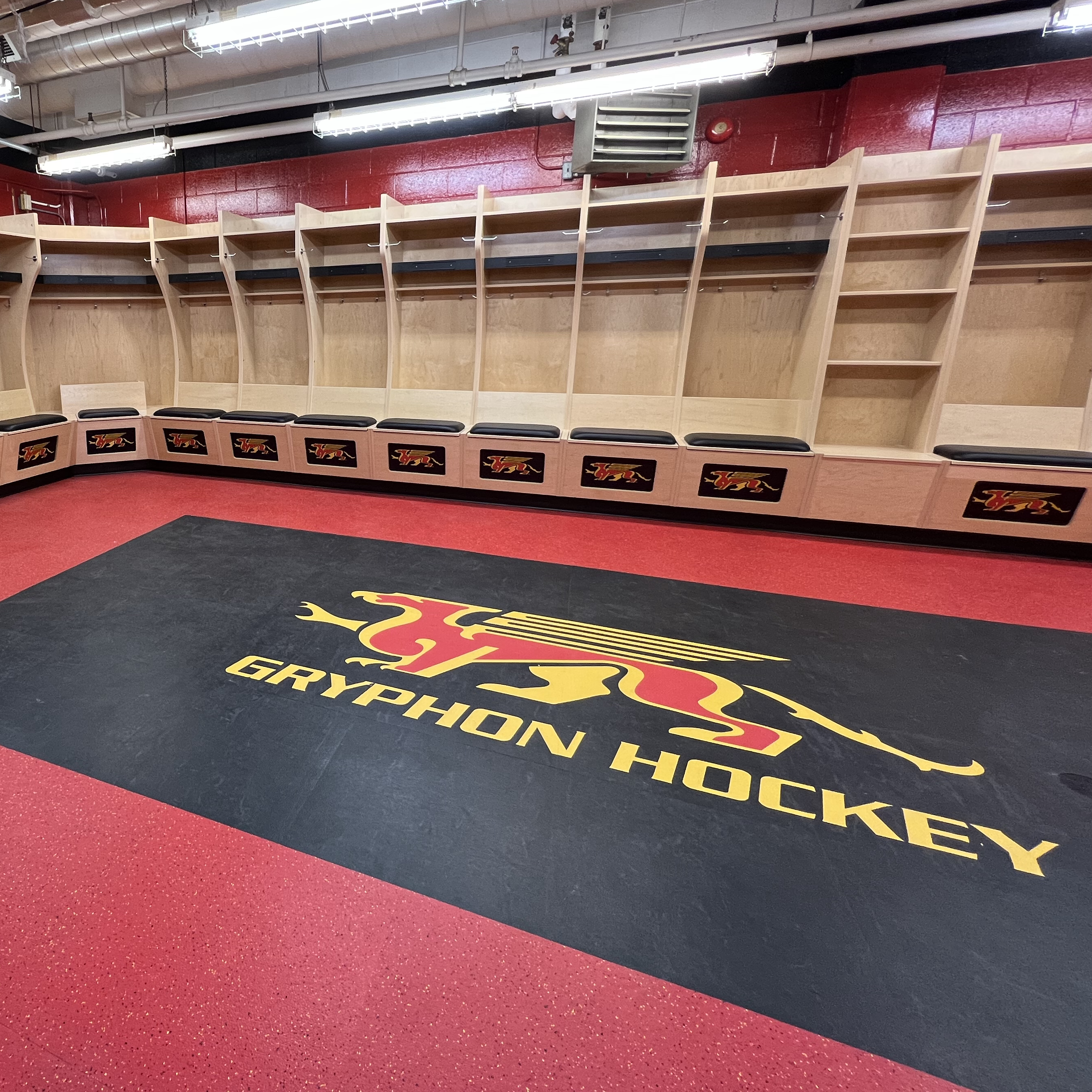 x600 Hockey Locker at xHockeyProducts.com USA