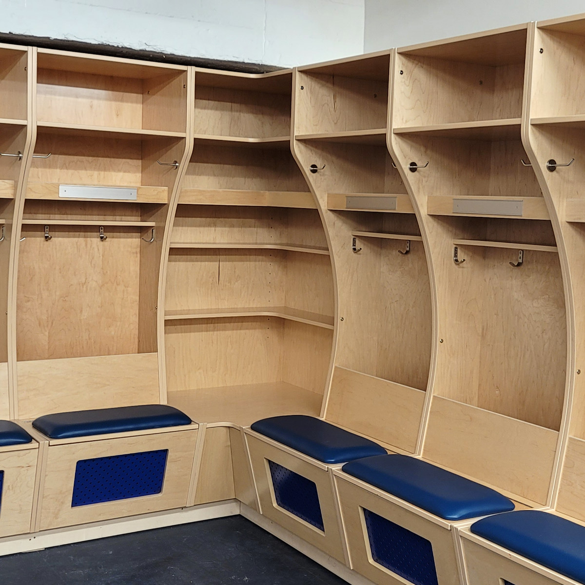x600 Hockey Locker at xHockeyProducts.com USA